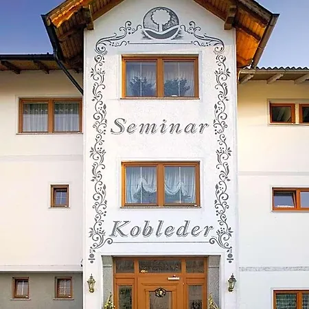 Landgasthof & Seminarhotel Kobleder Hotel Mettmach