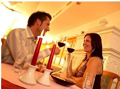 فندق Landgasthof & Seminarhotel Kobleder Mettmach